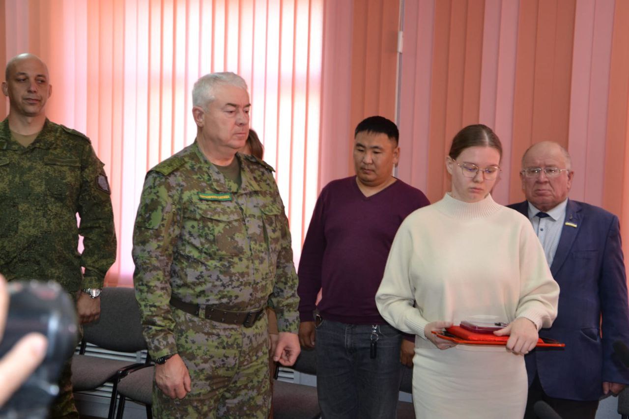 Уроженца города Кяхта посмертно наградили за мужество, отвагу и самоотверженность, проявленные при исполнении воинского долга..