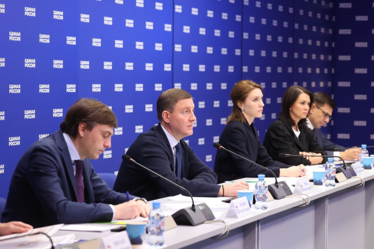 «Единая Россия» и Минпросвещения подвели предварительные итоги программы капремонта школ в 2023 году. «Единая Россия» и Минпросвещения подвели предварительные итоги программы капремонта школ в 2023 году.
